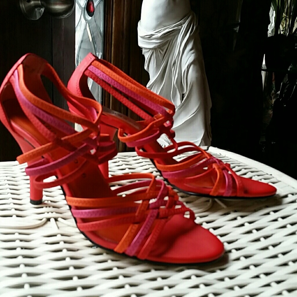 Ladies Shoe's size 6M
